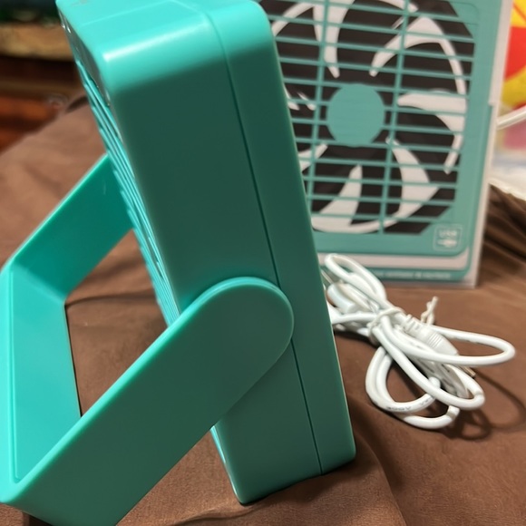 USB Little Big Fan - Green Blue Teal - Great For A Computer Table - Picture 4 of 7